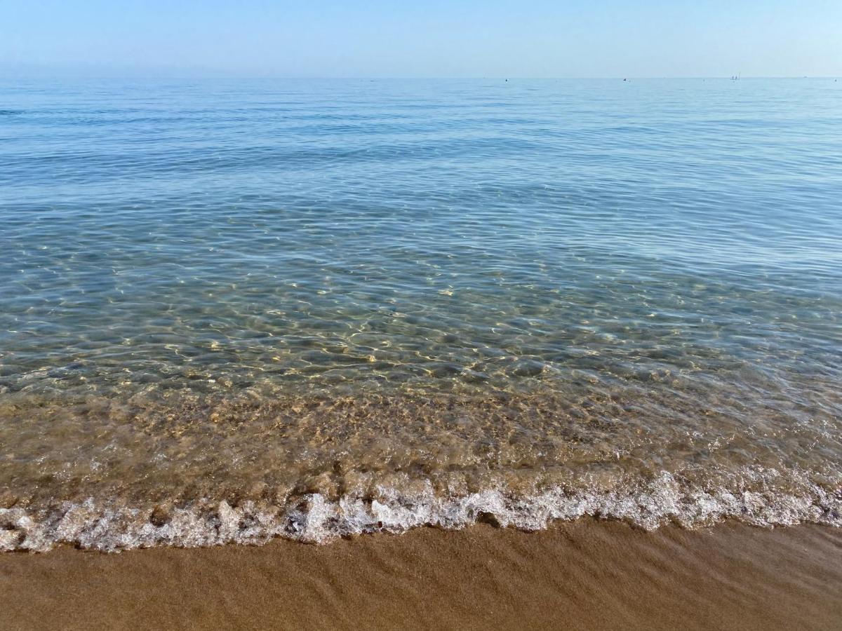 Primera Linea De Playa Julio Y Agosto Min 7 Dias De Lunes A Lunes Дения Екстериор снимка