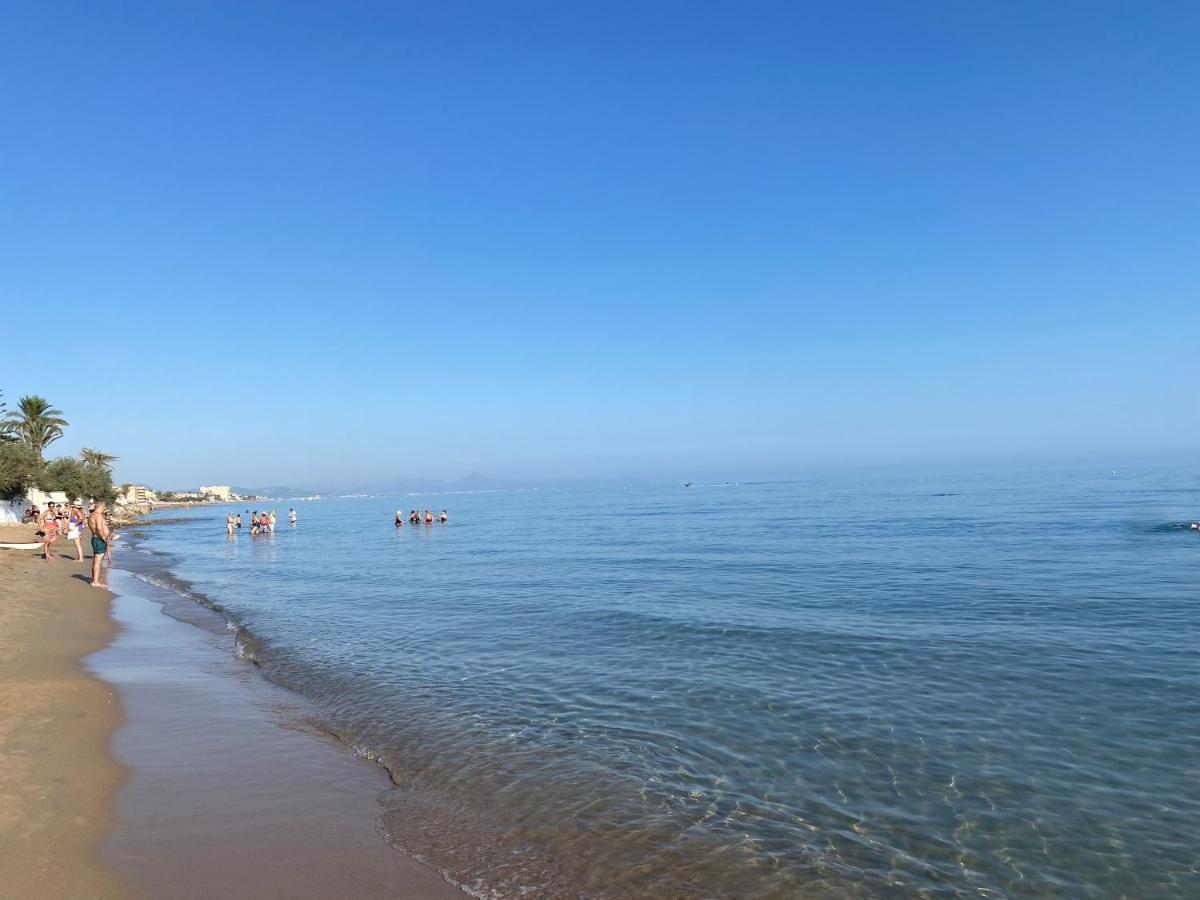 Primera Linea De Playa Julio Y Agosto Min 7 Dias De Lunes A Lunes Дения Екстериор снимка
